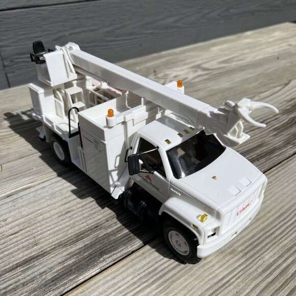 11" DG PRODUCTIONS -1996-2-1 Nevada Power Pole Setter Truck Auger Digger Truck - Picture 3 of 16